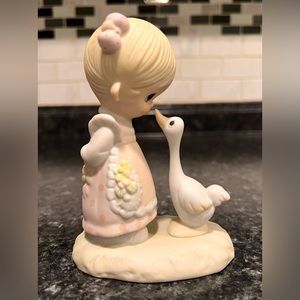 Precious moments figurine. Make a joyful noise. 1978.
